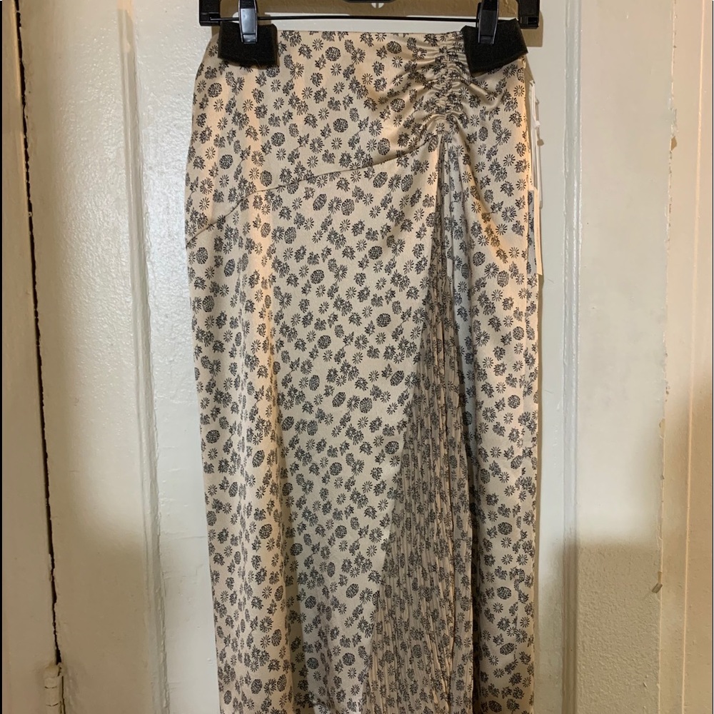 Vince SP’21 Zinnia Floral Runched Skirt